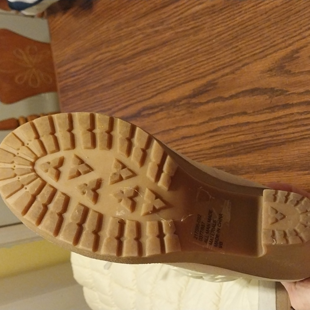 Colin Stuart 4.5" heel quilted top with elastic tie and toggle size 9B - Picture 4 of 11